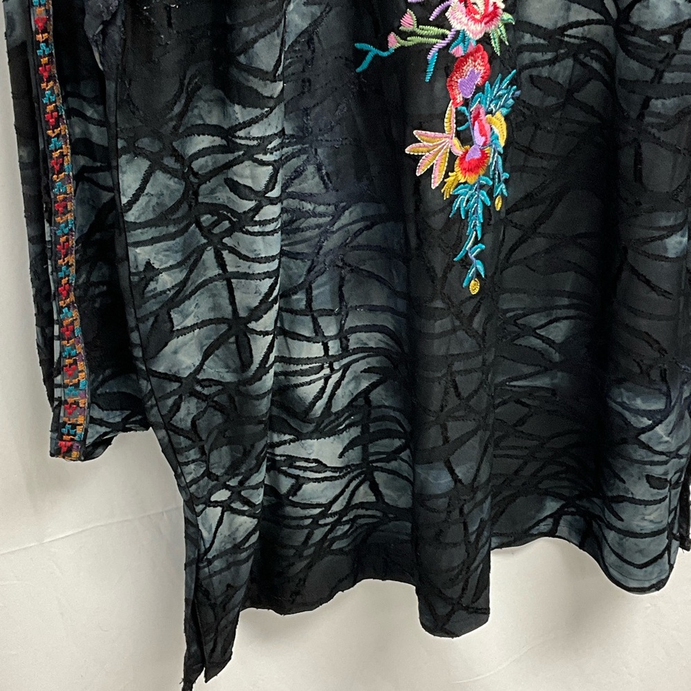 Calessa Elegant Black Tunic with Floral Embroidery - Picture 7 of 12